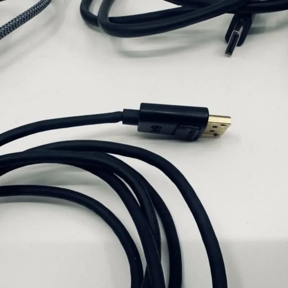 Premium Cable Lot — USB-C to DisplayPort 4K + JSAUX HDMI + DisplayPort + USB-C C